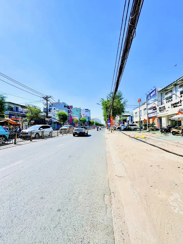 Cho thuê nhà mặt tiền 9x20m 3 tầng tại Tân Bình, TP. Hồ Chí Minh
