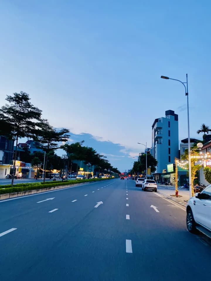 Bán nhà 6 tầng thang máy 45m2 tại Bồ Đề, Hà Nội