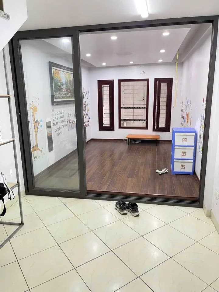 Cho thuê nhà 5 tầng 4PN 35m2 tại Khương Đình, Hà Nội