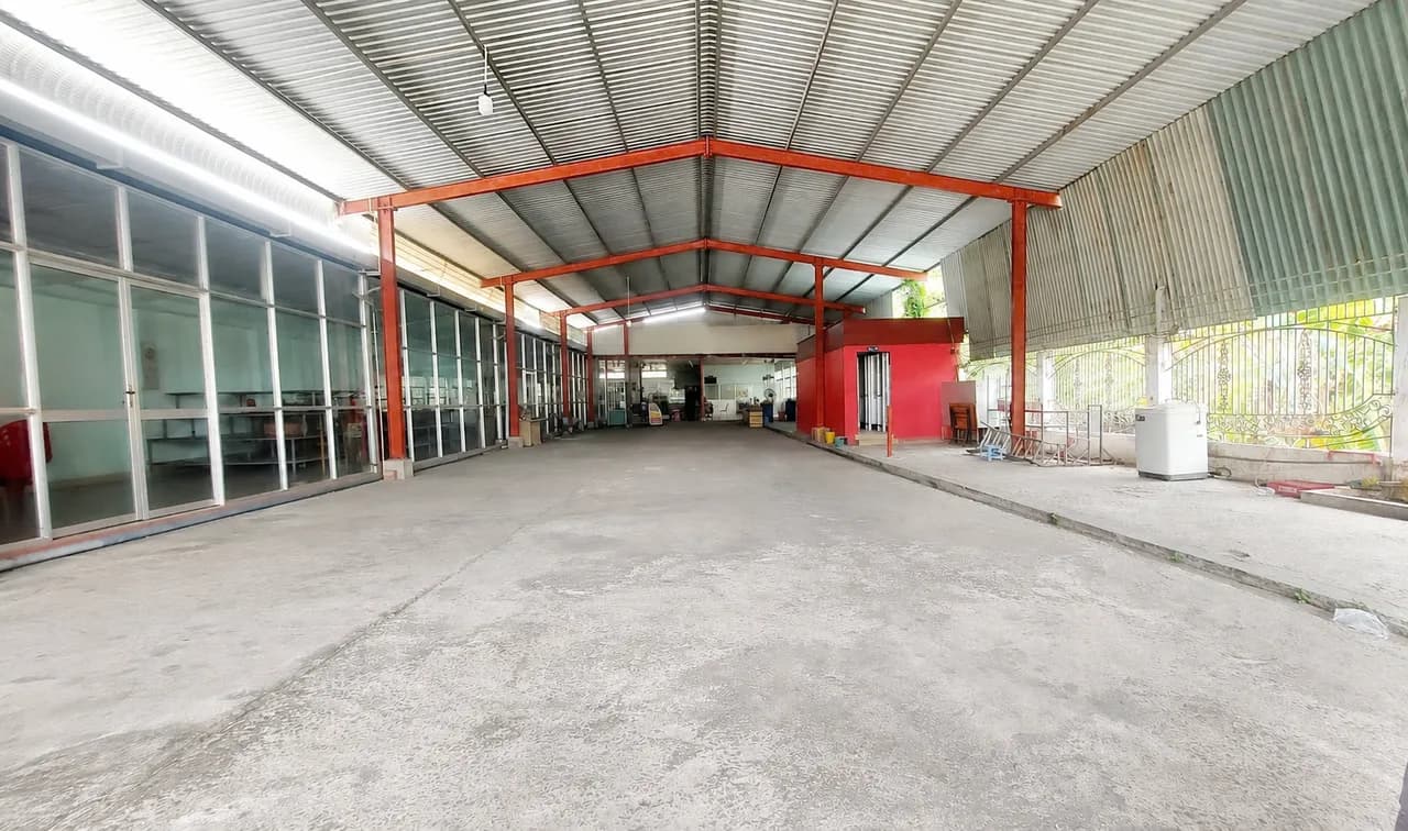 Cho thuê kho xưởng 1200m2 mặt tiền đường xe container tại Bến Tre