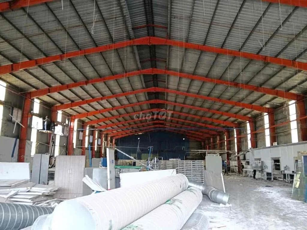 Cho thuê kho, nhà xưởng 2000m2 tại Hòa Lợi, Bình Dương