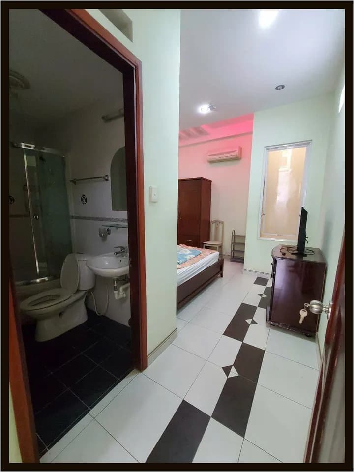 Cho thuê nhà phố 1 trệt 4 lầu tại Nhiêu Lộc, TP. Hồ Chí Minh