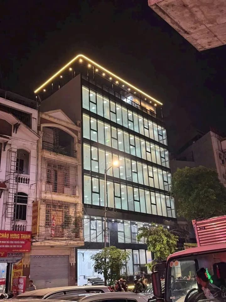 Cho thuê tòa nhà 8 tầng 108m2 mặt đường Đỗ Mười tại Hoàng Mai, Hà Nội