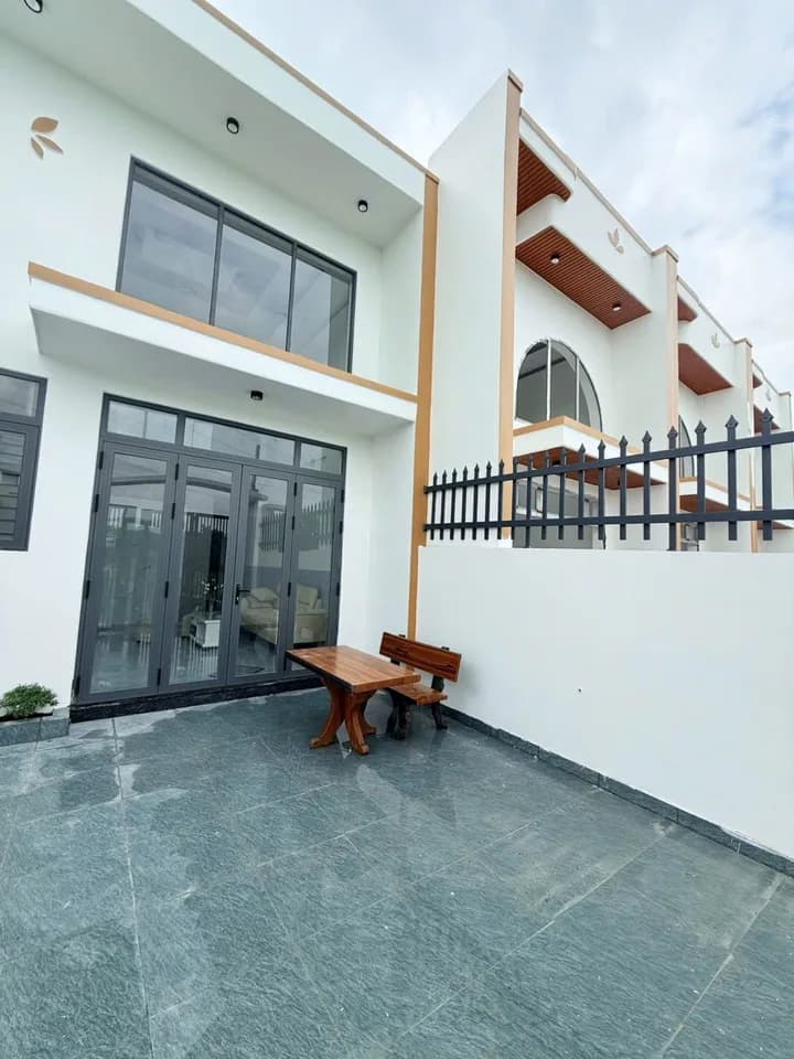 Bán nhà căn góc 2 mặt tiền 95m2 tại Tân Triều, Đồng Nai