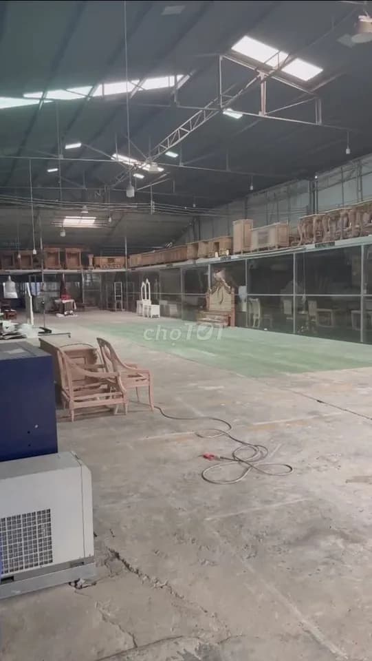 Cho thuê xưởng 1000m2 mặt tiền Nguyễn Thị Minh Khai tại Dĩ An, Bình