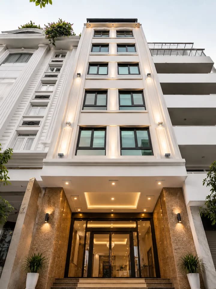 Cho thuê lại khách sạn 120m2 10 tầng tại Bùi Thị Xuân, Hà Nội