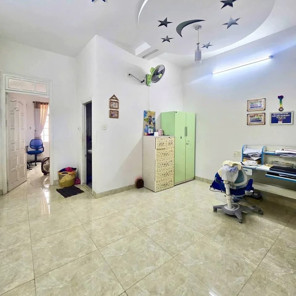Cho thuê nhà 4 tầng mặt tiền Lê Thanh Nghị, Hòa Cường, Đà Nẵng 90m²