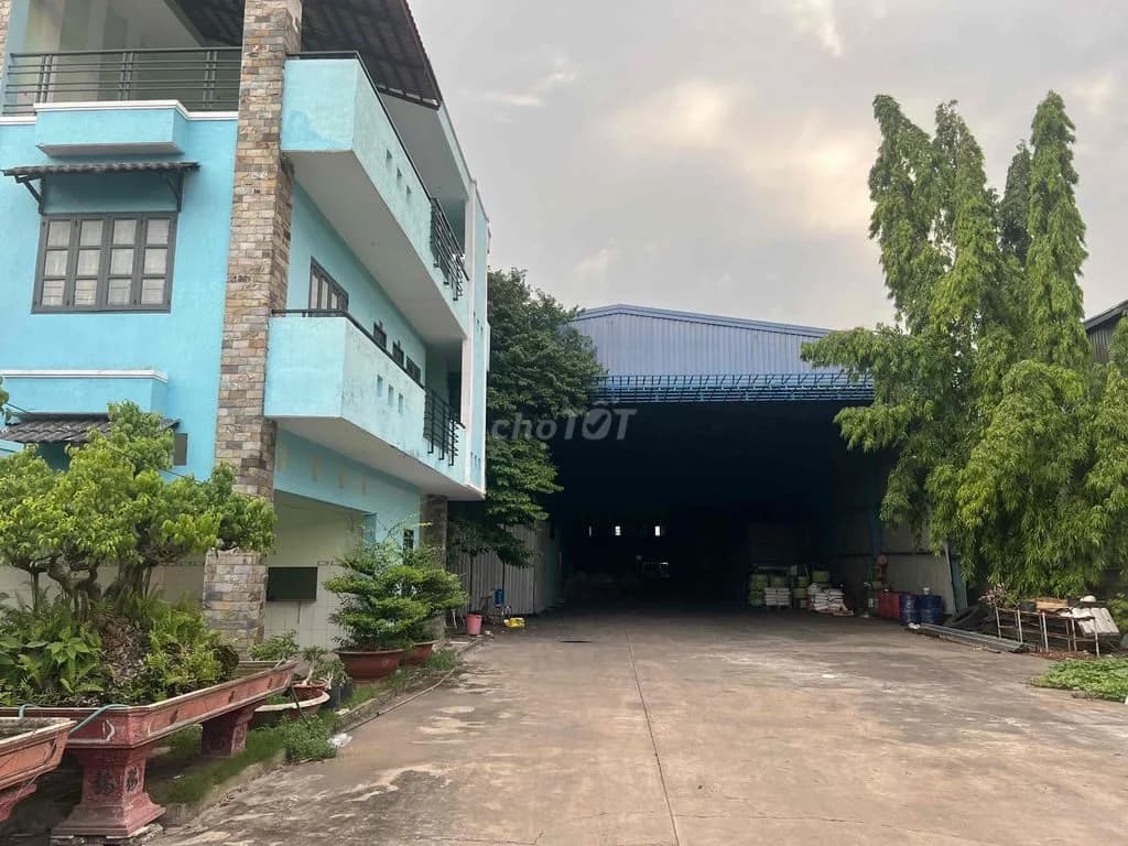 Cho thuê xưởng 2400m2 tại Tân Phước Khánh, Bình Dương