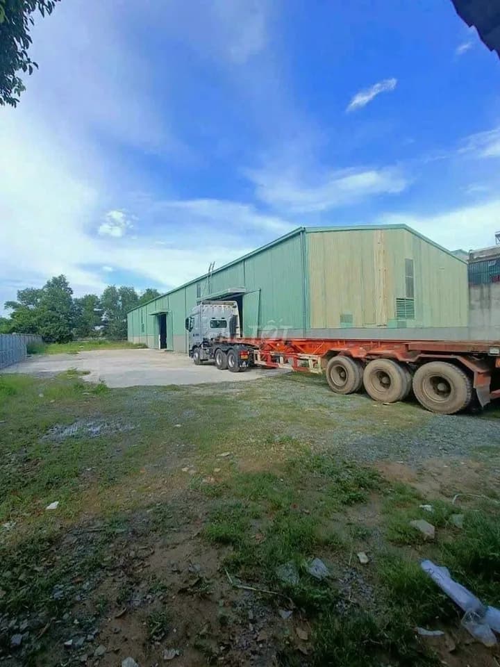 Cho thuê xưởng 3000m2 có văn phòng tại Tân Đông Hiệp, Bình Dương
