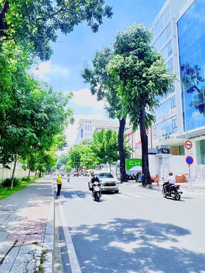 Cho thuê toà nhà 10x21m hầm 7 tầng tại Cầu Ông Lãnh, TP. Hồ Chí Minh