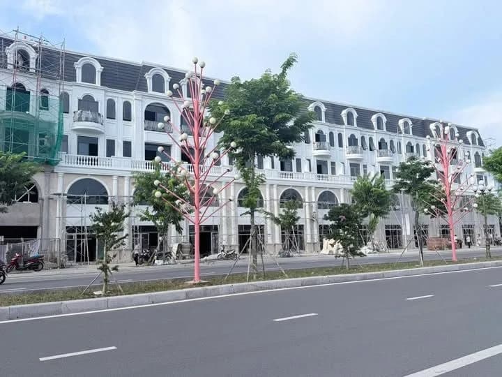 Cho thuê nhà nguyên căn mặt tiền ĐL Đông Tây 100m2 tại Phú Khương