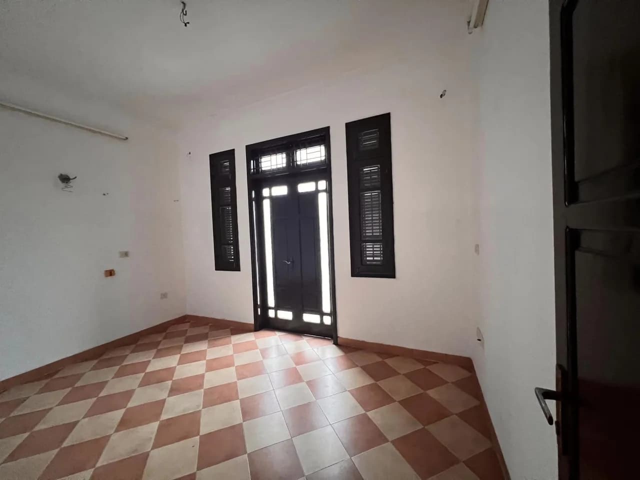 Cho thuê nhà riêng 37m2 tại Vĩnh Tuy, Hà Nội