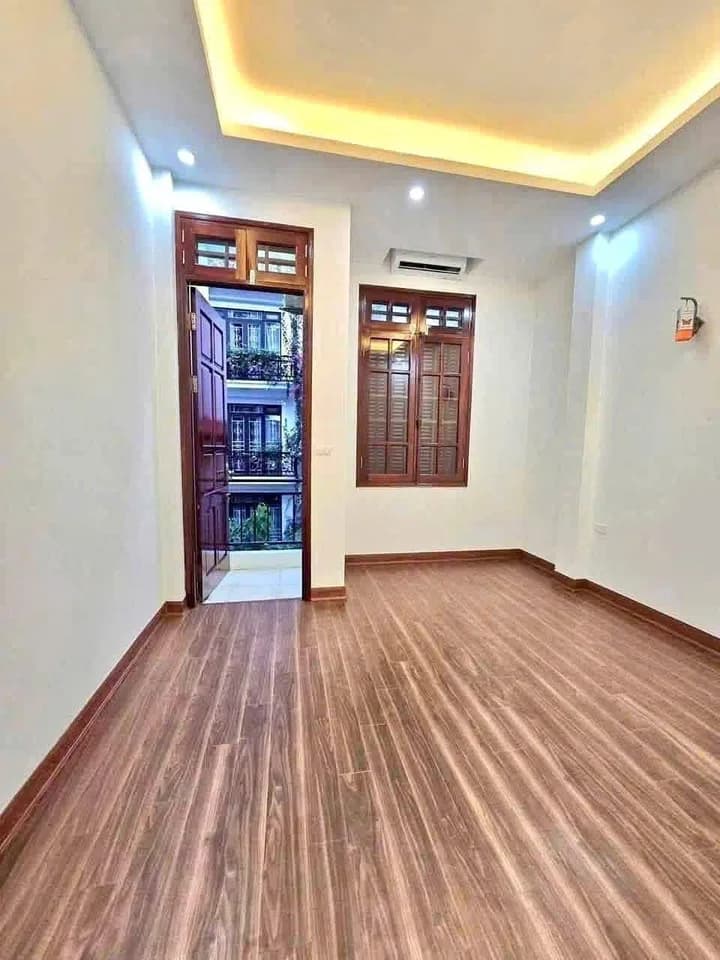Cho thuê nhà mặt phố 40m2 5 tầng tại Kiến Hưng, Hà Nội