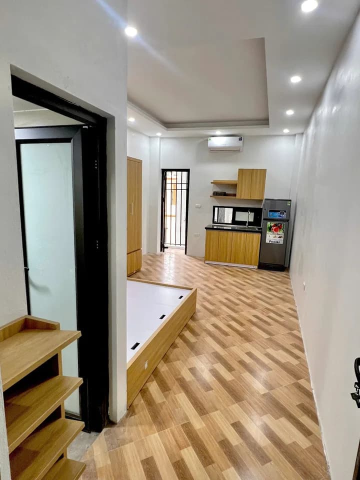 Cho thuê căn hộ mini đẹp thoáng tại Lĩnh Nam, Hà Nội, 25m² chỉ 4.5 tri