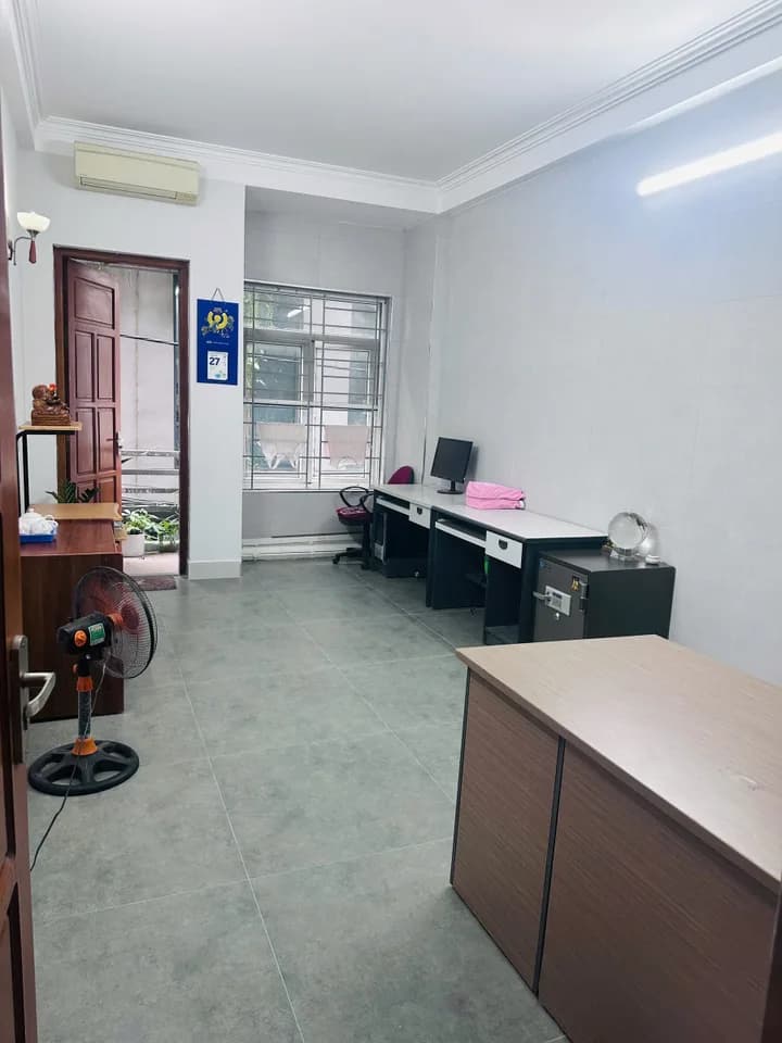 Cho thuê văn phòng cửa hàng 38m2 2 tầng tại Nghĩa Đô, Hà Nội