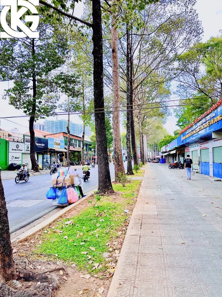 Cho thuê nhà mặt tiền 8x30m 2 tầng tại Diên Hồng, TP. Hồ Chí Minh