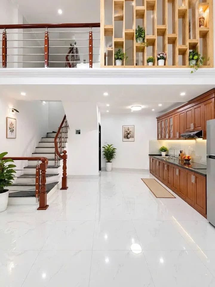 Cho thuê nhà nguyên căn 4 tầng 2PN tại Giảng Võ, Hà Nội