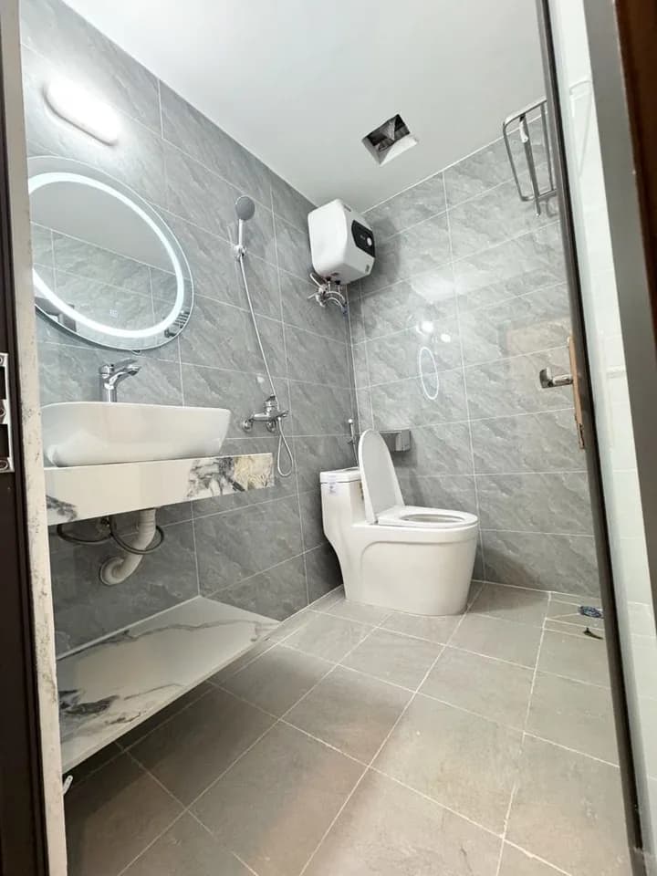 Bán nhà riêng 38m 5 tầng full nội thất tại Định Công, Hà Nội