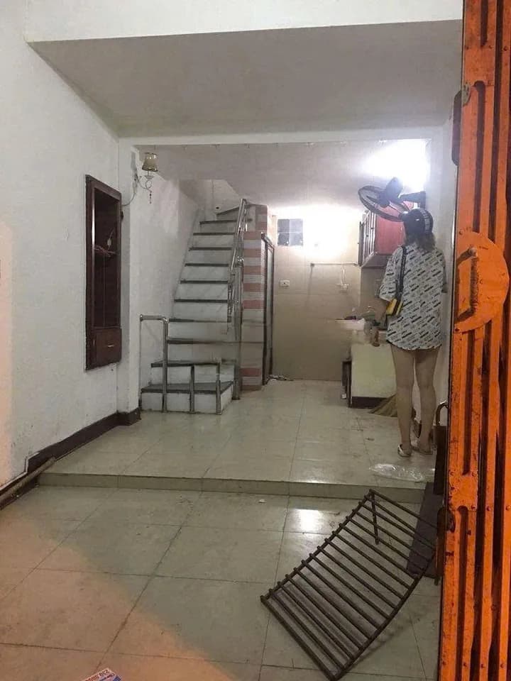 Cho thuê nhà 3 tầng 24m2 2PN tại Văn Miếu, Hà Nội