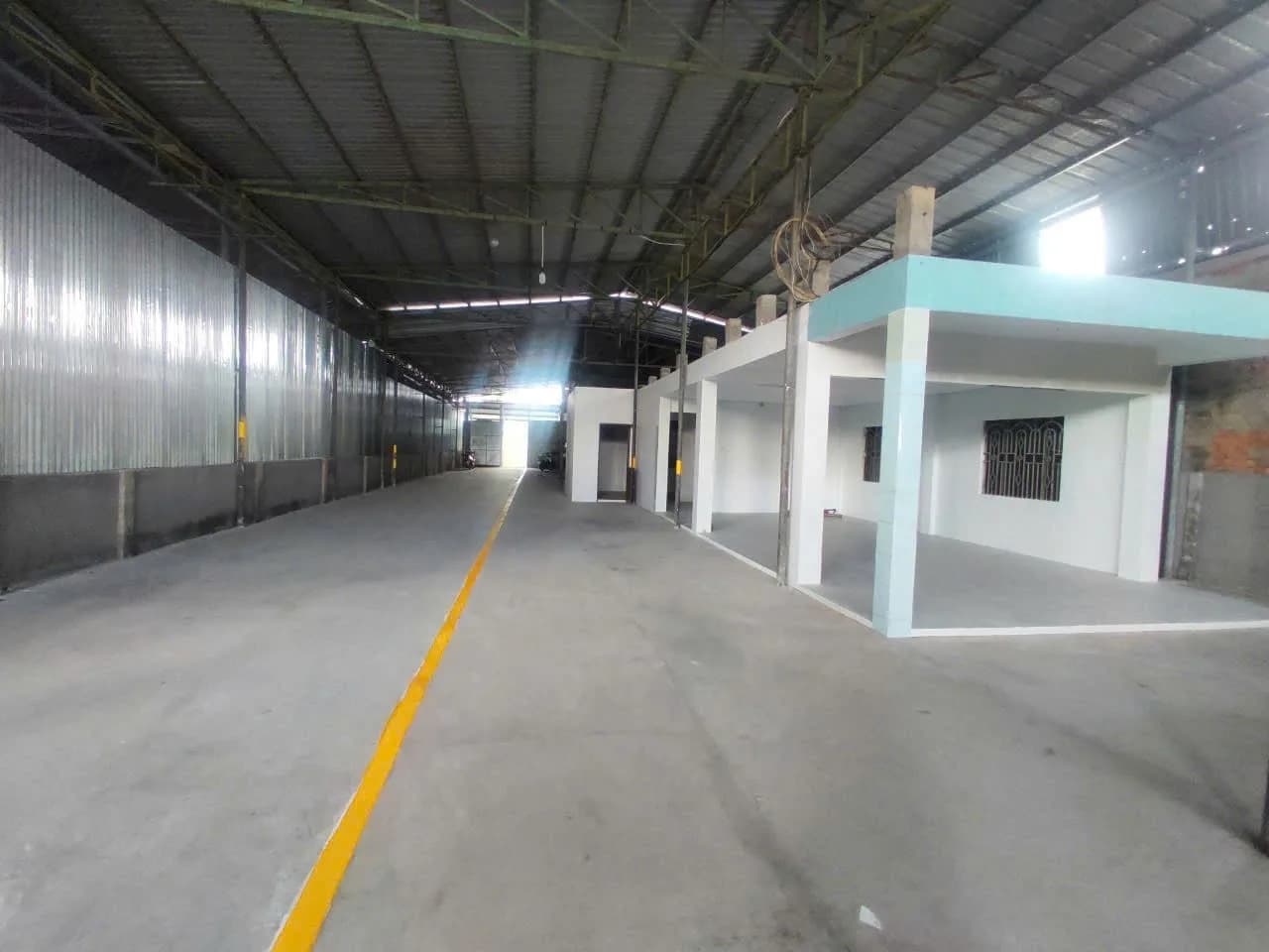 Cho thuê kho 2000m2 mặt tiền đường container tại Phú Khương, Bến Tre