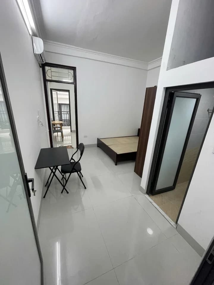 Cho thuê căn hộ 2PN 42m2 tại Định Công, Hà Nội