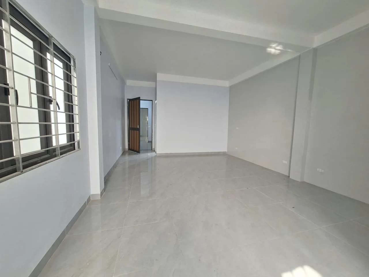 Cho thuê nguyên căn nhà 76m2 4 tầng tại Phương Liệt, Hà Nội
