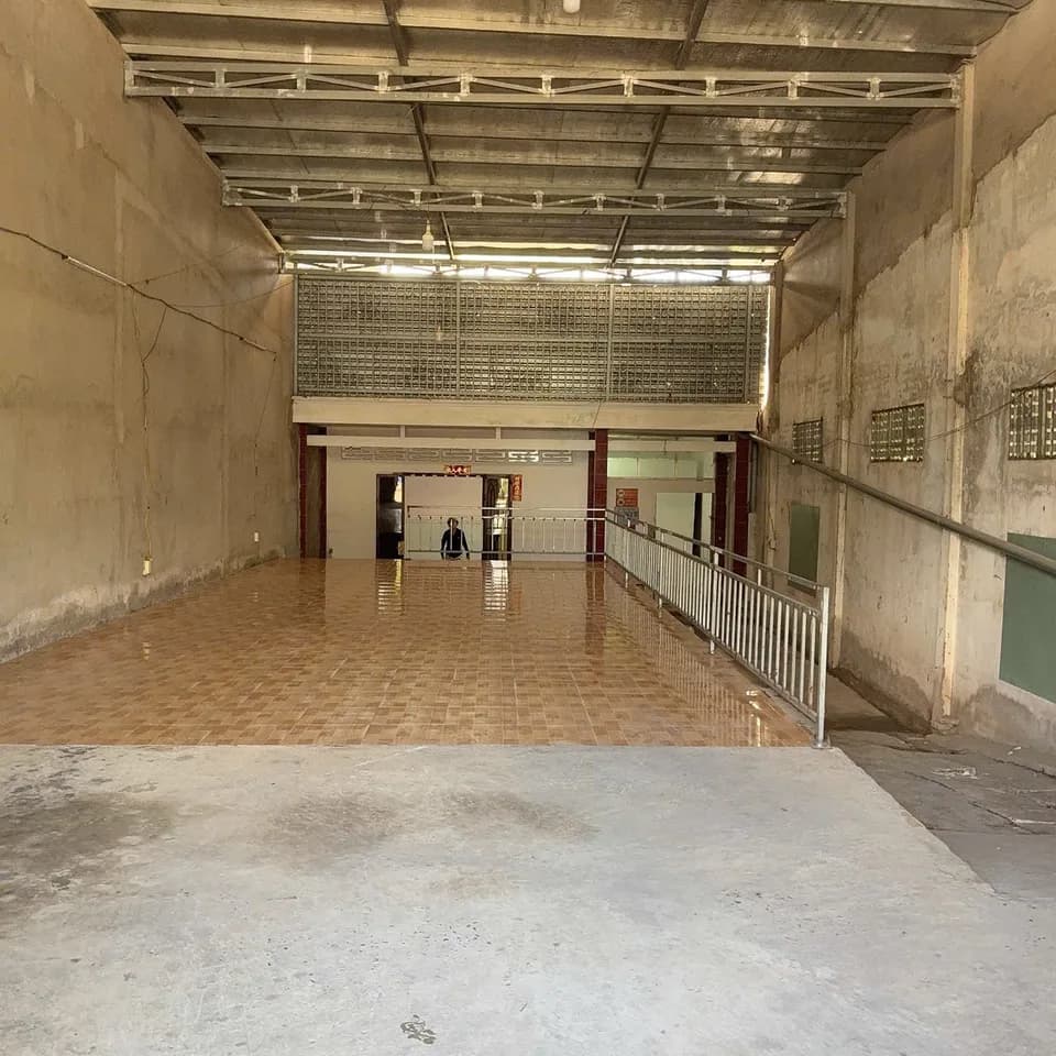 Cho thuê nhà 250m2 mặt tiền tại Phường Bến Tre, Vĩnh Long