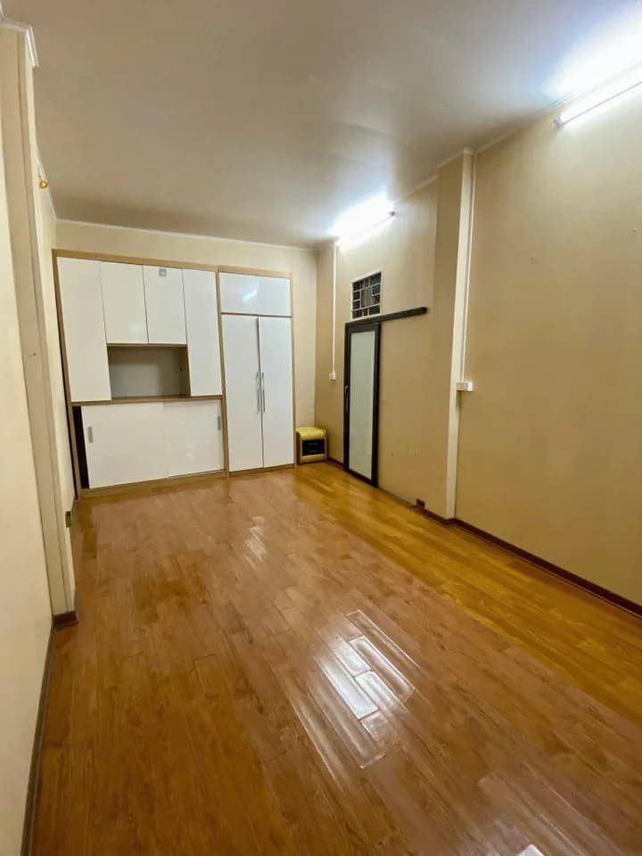 Cho thuê nhà 5 tầng 4PN 30m2 tại Ngọc Hà, Hà Nội