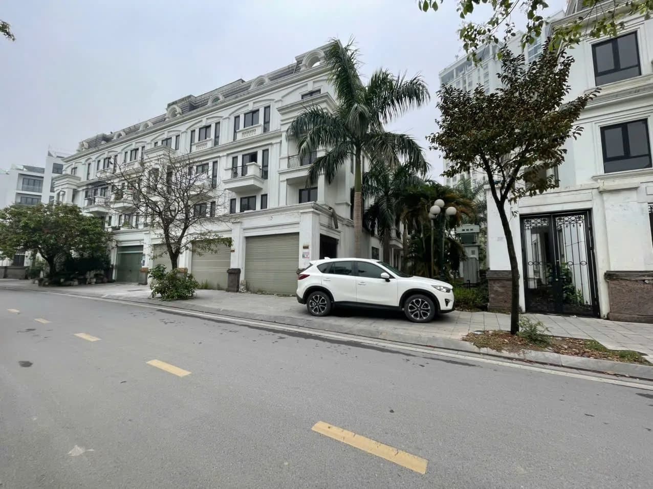Cho thuê nhà liền kề lô góc 90m2 4 tầng tại Hà Đông, Hà Nội