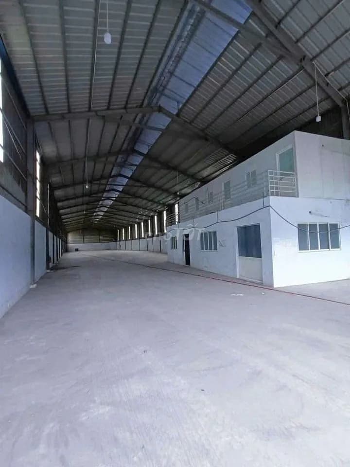 Cho thuê kho, nhà xưởng 1800m2 tại Tân Hiệp, Bình Dương