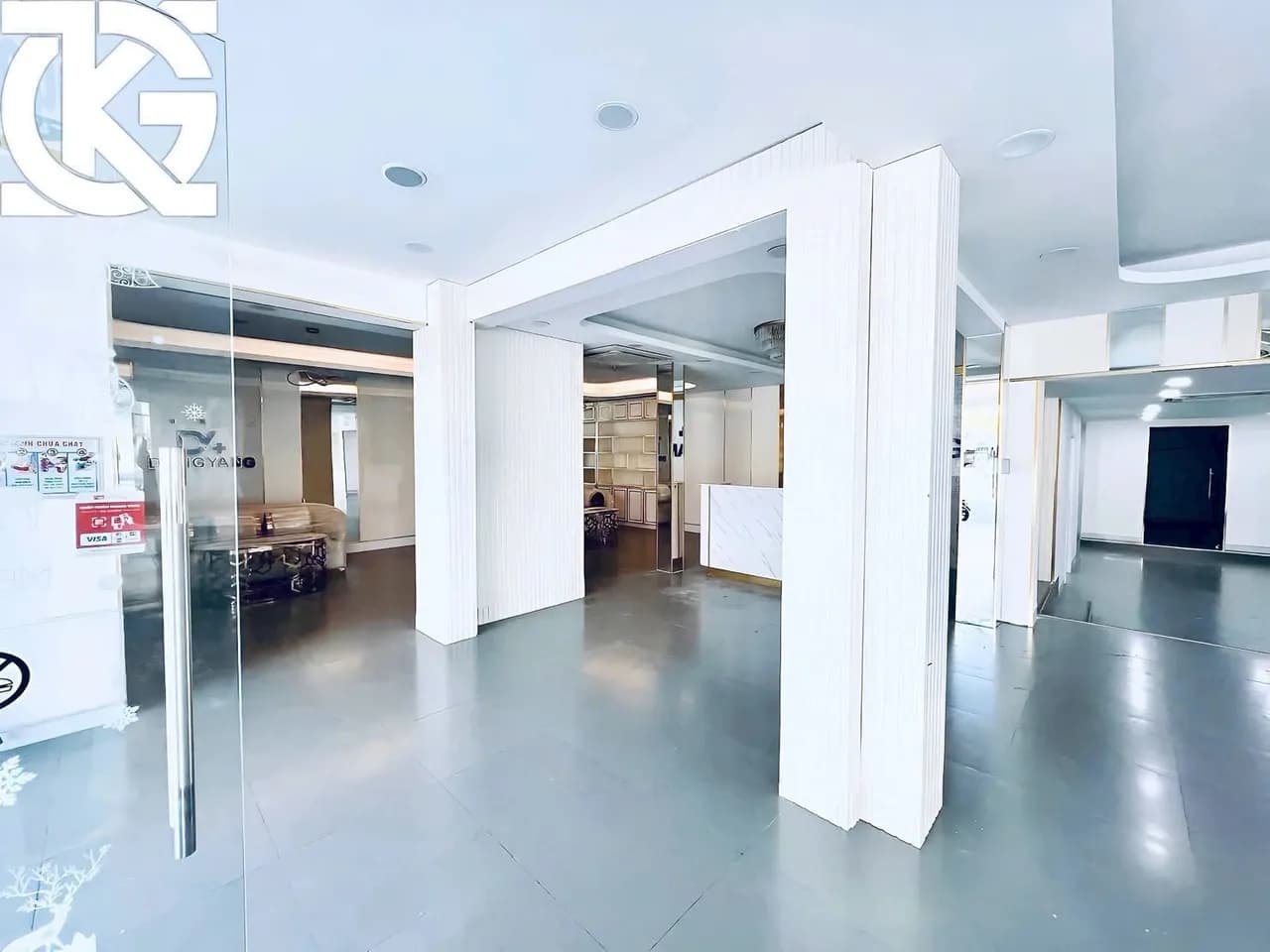 Cho thuê nhà mặt tiền 18x19m 3 tầng tại Tân Sơn Hòa, TP. Hồ Chí Minh
