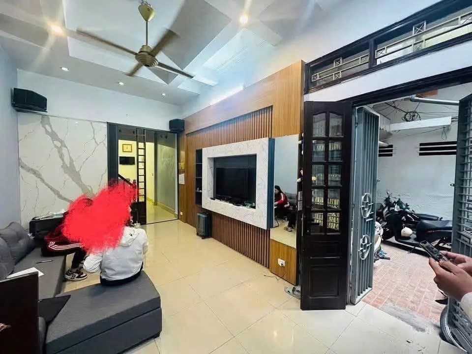 Cho thuê nhà nguyên căn 3 tầng 4PN tại Quốc Tử Giám, Hà Nội