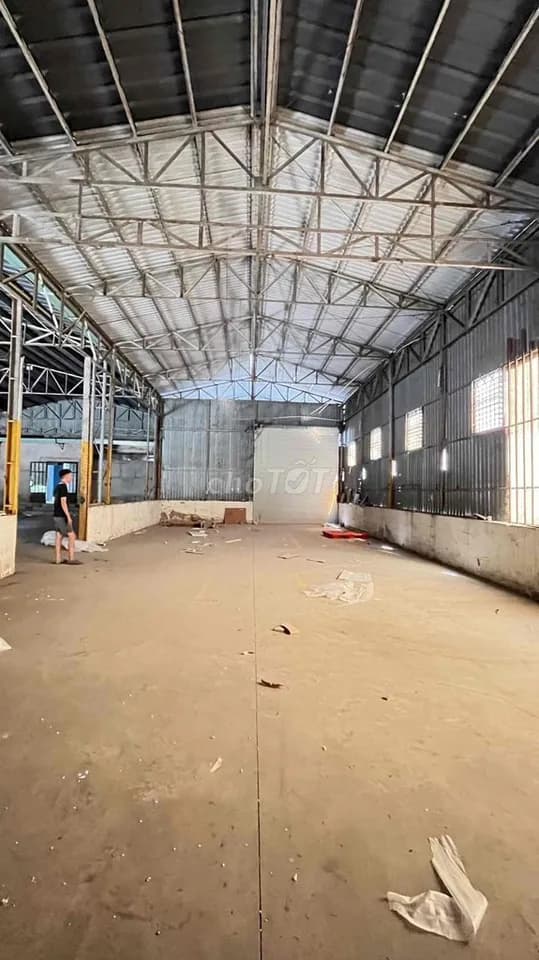 Cho thuê mặt bằng showroom kinh doanh 2400m2 tại Lái Thiêu, TP. Hồ