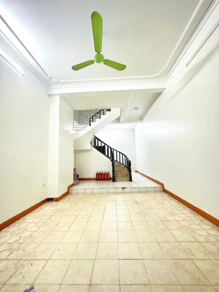 Cho thuê nhà 4 tầng 50m2 mặt tiền 10m tại Thanh Xuân, Hà Nội