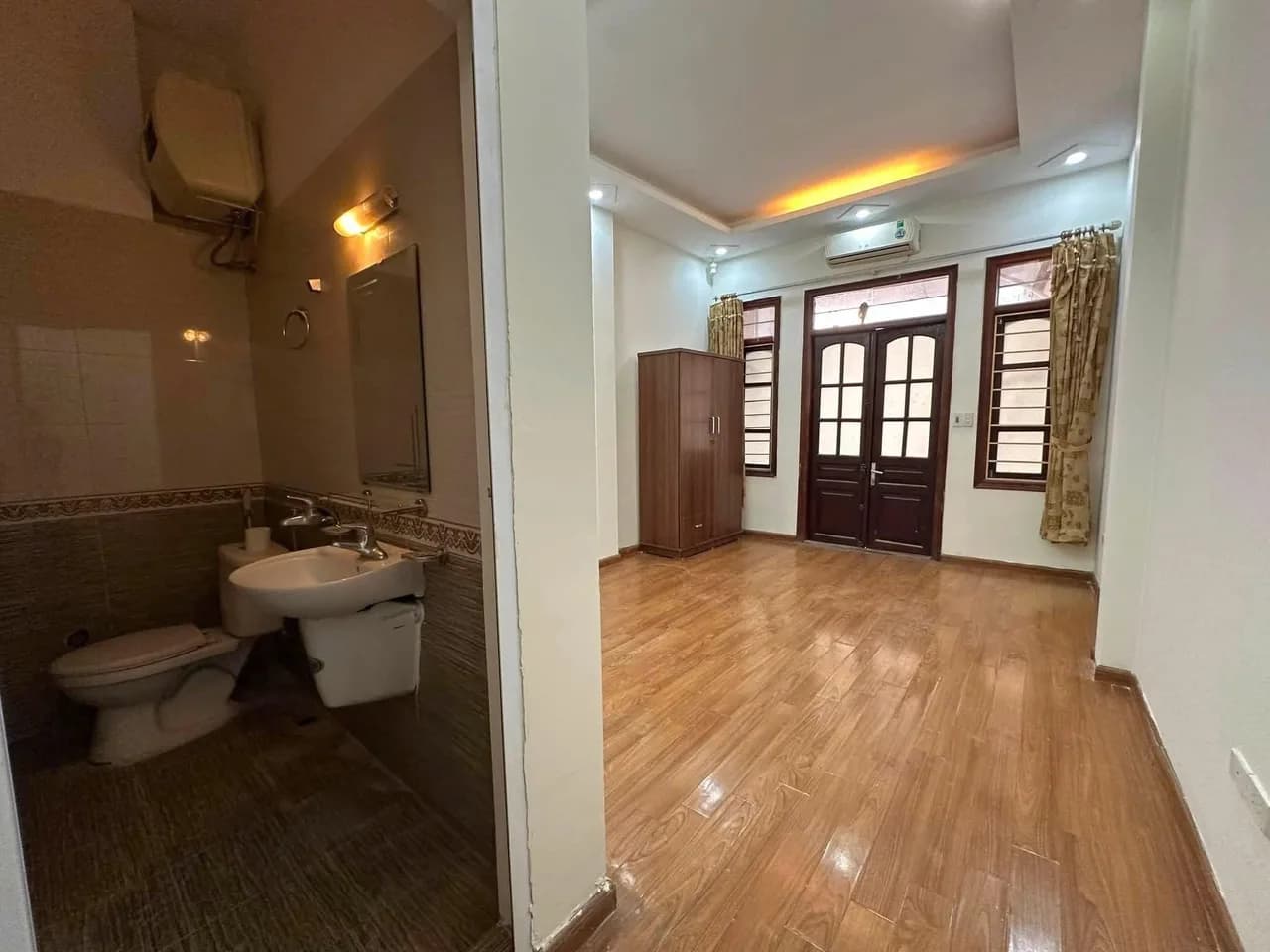 Cho thuê nhà 4 tầng 40m2 tại Láng, Hà Nội