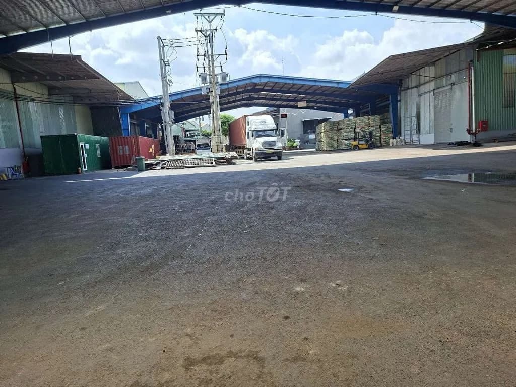 Cho thuê kho, nhà xưởng 2200m2 tại Bình Hòa, Bình Dương