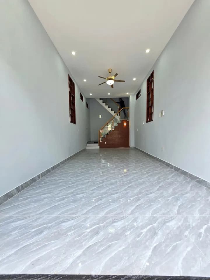 Cần bán gấp nhà 3 tầng 60m2 tại Bình Hưng Hòa, TP. Hồ Chí Minh
